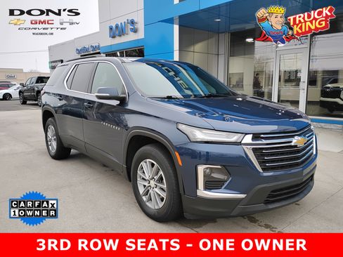 Used 2023 Chevrolet Traverse LT image 1