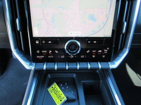 Used 2025 GMC Acadia Elevation image 24
