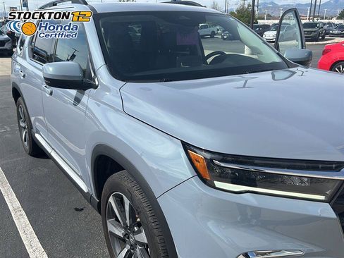 Used 2024 Honda Pilot Touring image 1