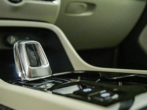 New 2026 Volvo XC40 B5 Plus w/ Protection Package Premier image 21