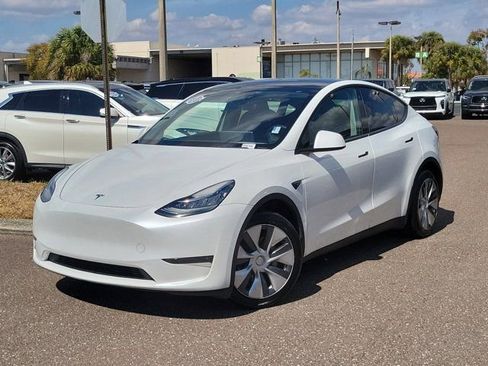Used 2023 Tesla Model Y Long Range image 1