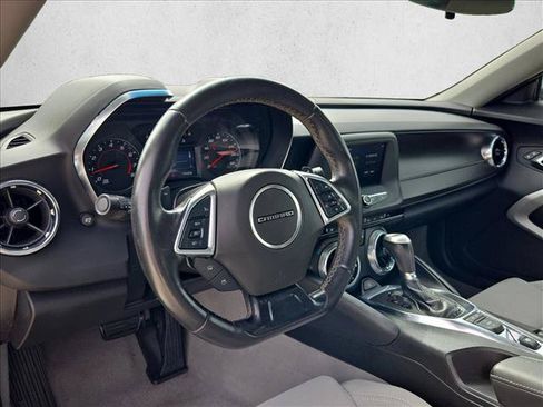 Used 2022 Chevrolet Camaro LT RWD image 7