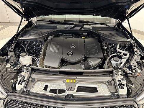 Used 2025 Mercedes-Benz GLC 300 4MATIC image 31