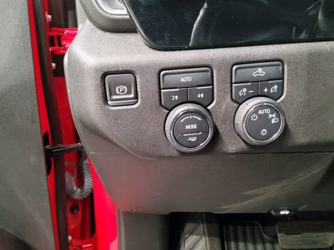Used 2023 Chevrolet Silverado 1500 LT AWD/4WD image 26