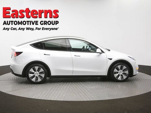 Used 2022 Tesla Model Y Long Range AWD/4WD image 39