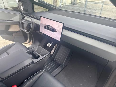 Used 2025 Tesla Cybertruck AWD Crew Cab image 21