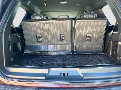 Used 2024 Ford Expedition Platinum AWD/4WD image 28