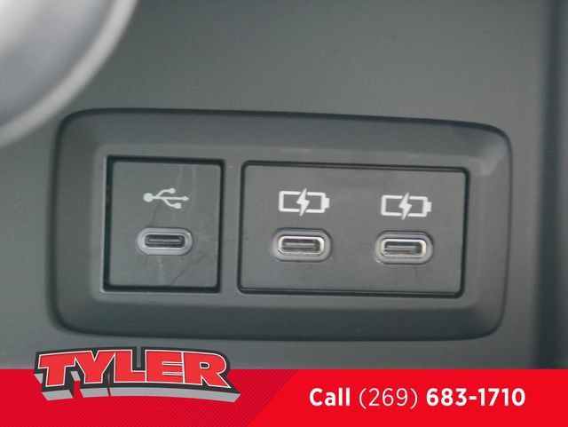 Used 2023 Toyota Venza Limited AWD/4WD image 31