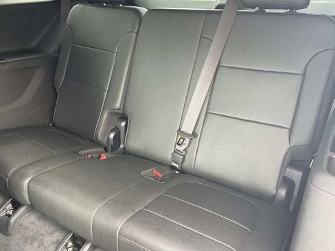 Used 2023 Chevrolet Traverse High Country image 15