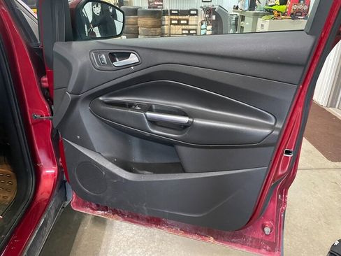 Used 2017 Ford Escape SE FWD image 19