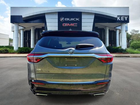 Used 2021 Buick Enclave Essence image 4