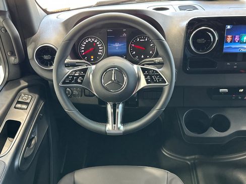 New 2025 Mercedes-Benz Sprinter 2500 image 21