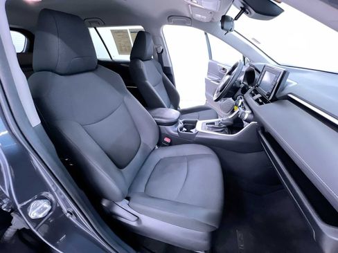 Used 2019 Toyota RAV4 LE w/ Carpet Mat Package FWD image 35