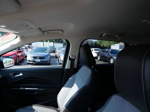 Used 2019 Ford Escape SE AWD/4WD image 11