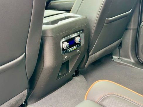 Used 2023 GMC Yukon AT4 w/ AT4 Premium Plus Package AWD/4WD image 12