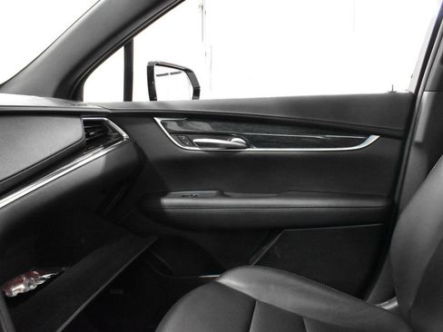 Certified 2022 Cadillac XT5 Premium Luxury w/ LPO, Floor Liner Package image 21