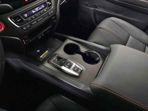 Used 2025 Honda Passport TrailSport image 34