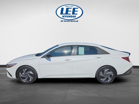 Certified 2025 Hyundai Elantra Sport FWD image 6