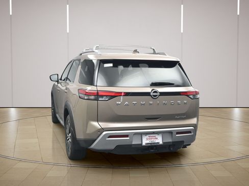 Certified 2024 Nissan Pathfinder Platinum FWD image 6