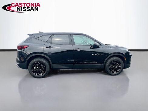 Used 2025 Chevrolet Blazer LT AWD/4WD image 10