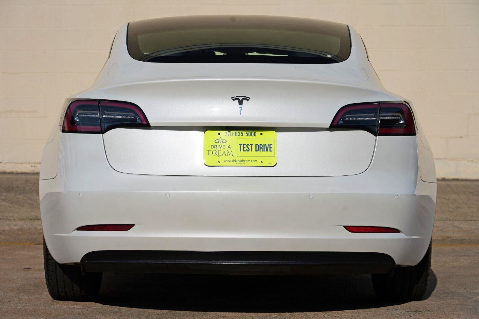 Used 2022 Tesla Model 3 Standard Range RWD image 9