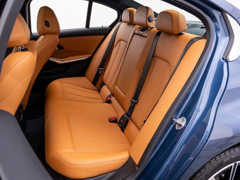 Certified 2025 BMW 330i xDrive Sedan AWD/4WD image 19