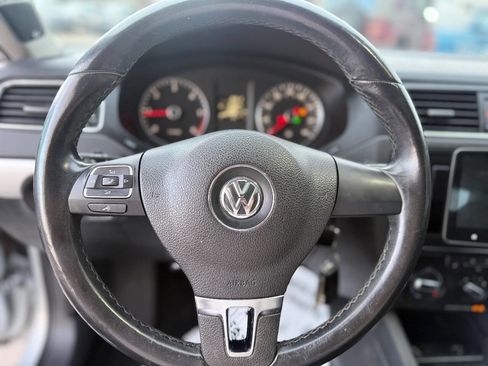Used 2012 Volkswagen Jetta TDI image 9