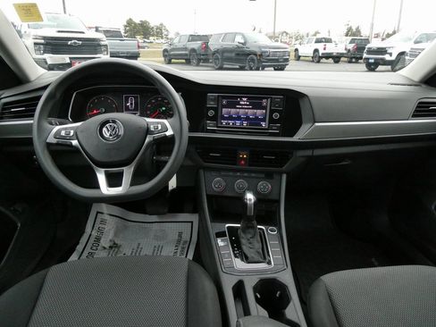 Used 2021 Volkswagen Jetta S image 18