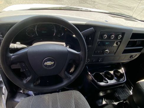 Used 2014 Chevrolet Express 3500 RWD image 13