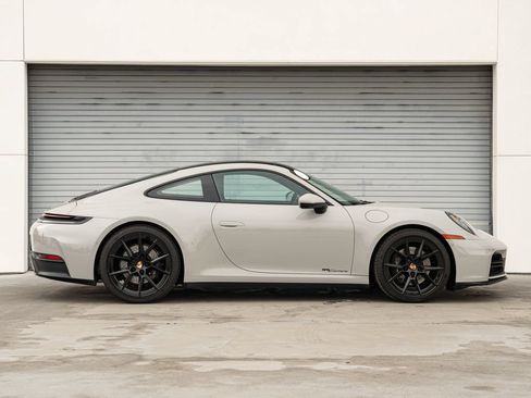 Certified 2025 Porsche 911 Carrera S RWD image 6