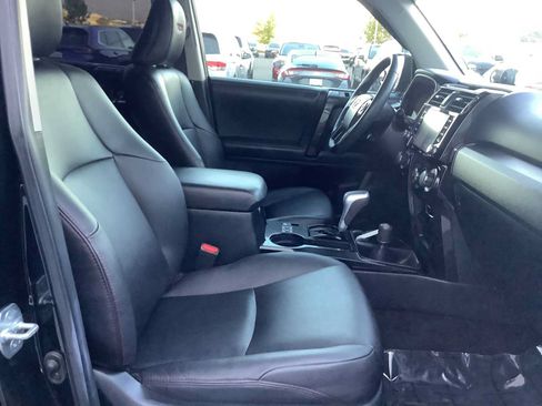Used 2021 Toyota 4Runner TRD Off-Road Premium w/ Moonroof Package AWD/4WD image 15