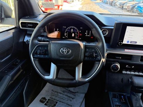 Used 2025 Toyota 4Runner SR5 image 14
