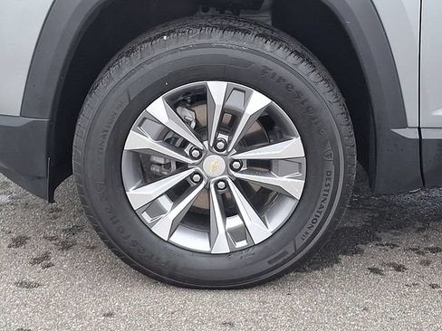 Used 2026 Chevrolet Equinox LT FWD image 8