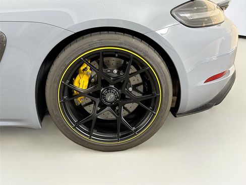 Used 2025 Porsche 718 Cayman GT4 RS w/ Weissach Package image 28