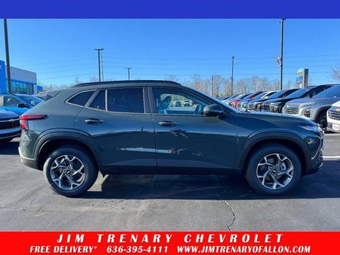 New 2026 Chevrolet Trax LT image 1