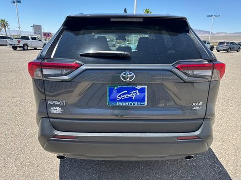 Used 2025 Toyota RAV4 XLE AWD/4WD image 4