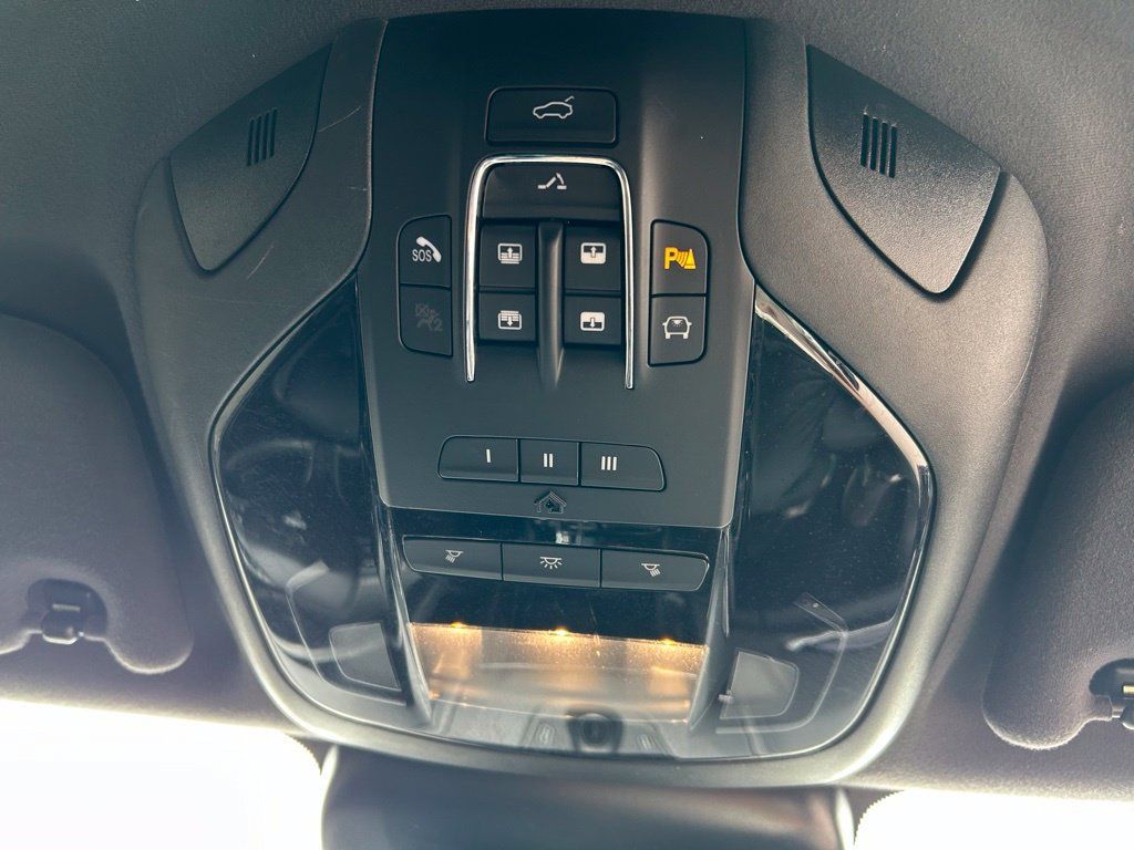 Used 2023 Maserati Levante GT AWD/4WD image 46