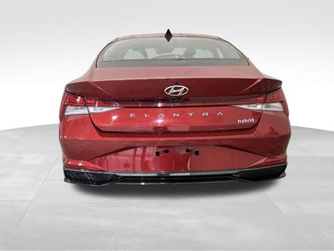Used 2023 Hyundai Elantra Limited image 4