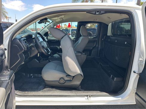 Used 2021 Toyota Tacoma SR RWD image 17