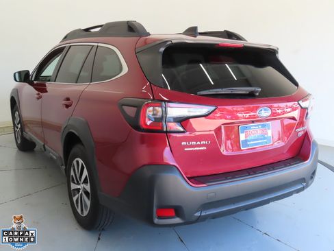 Used 2025 Subaru Outback Premium AWD/4WD image 6