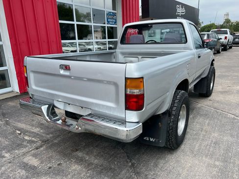 Used 1989 Toyota Pickup Deluxe image 7