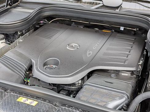 New 2026 Mercedes-Benz GLS 450 4MATIC image 17