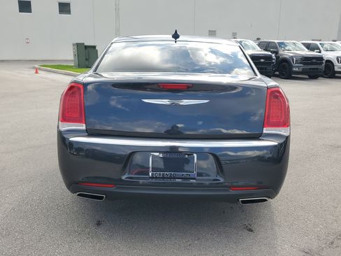 Used 2019 Chrysler 300 Limited image 6
