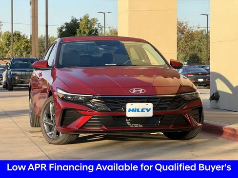 New 2025 Hyundai Elantra SEL image 2