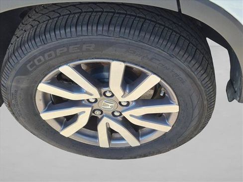 Used 2021 Honda Pilot EX image 9
