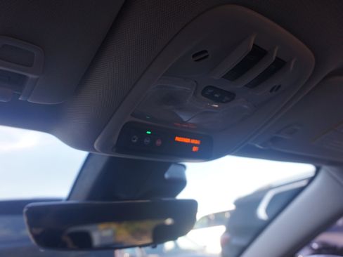 Used 2022 Chevrolet Bolt EUV Premier w/ Launch Edition image 31