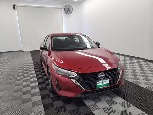 Used 2025 Nissan Sentra SR FWD image 14