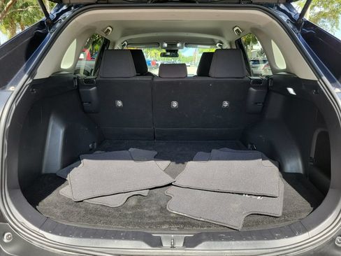 Used 2021 Toyota RAV4 LE FWD image 6
