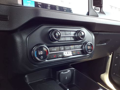 Used 2025 Ford Bronco Big Bend AWD/4WD image 14