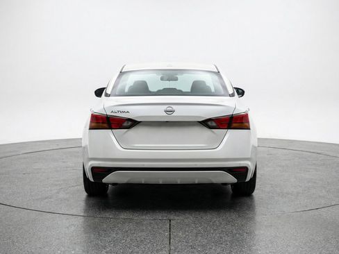 Used 2025 Nissan Altima 2.5 SV FWD image 7